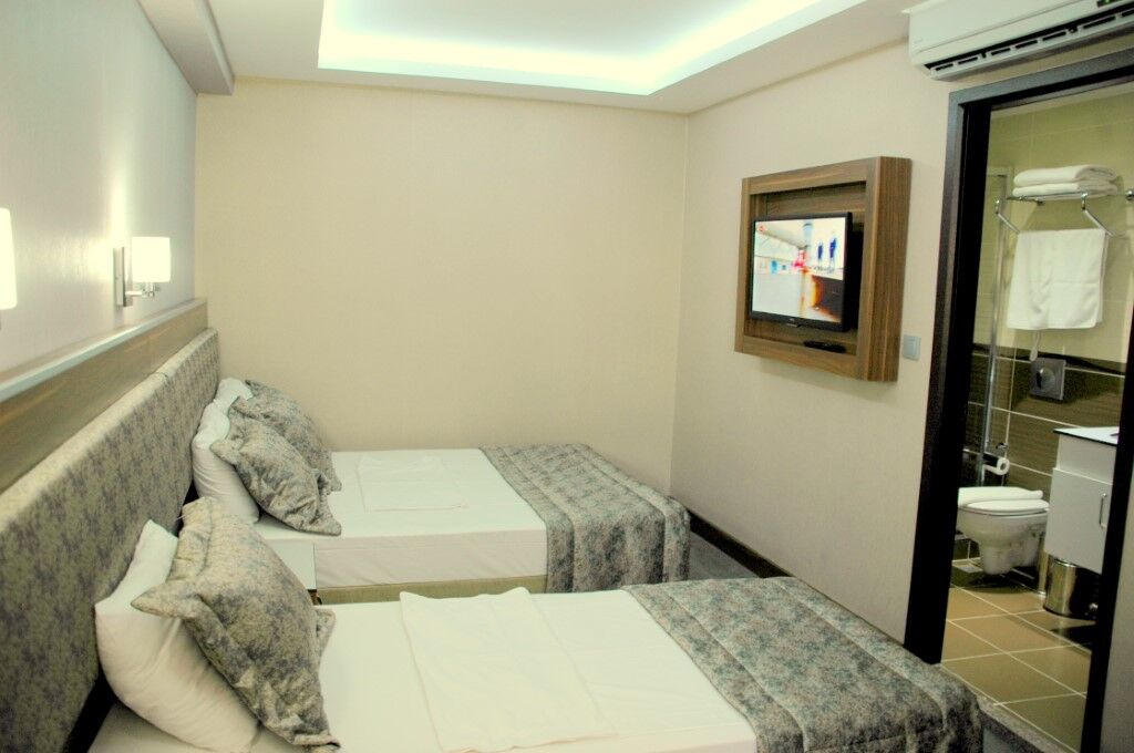 Hotel Buyuk Paris Istanbul Ngoại thất bức ảnh
